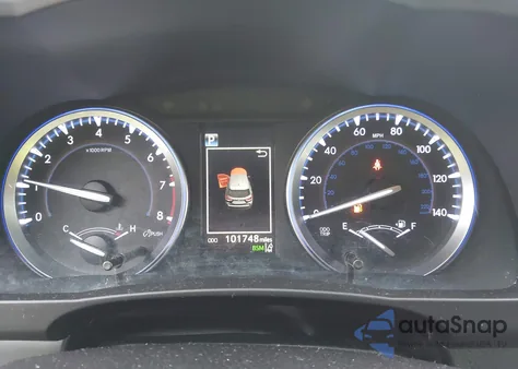 2018 Toyota Highlander Xle z USA, uszkodzony, nr VIN 5TDJZRFH3JS855205